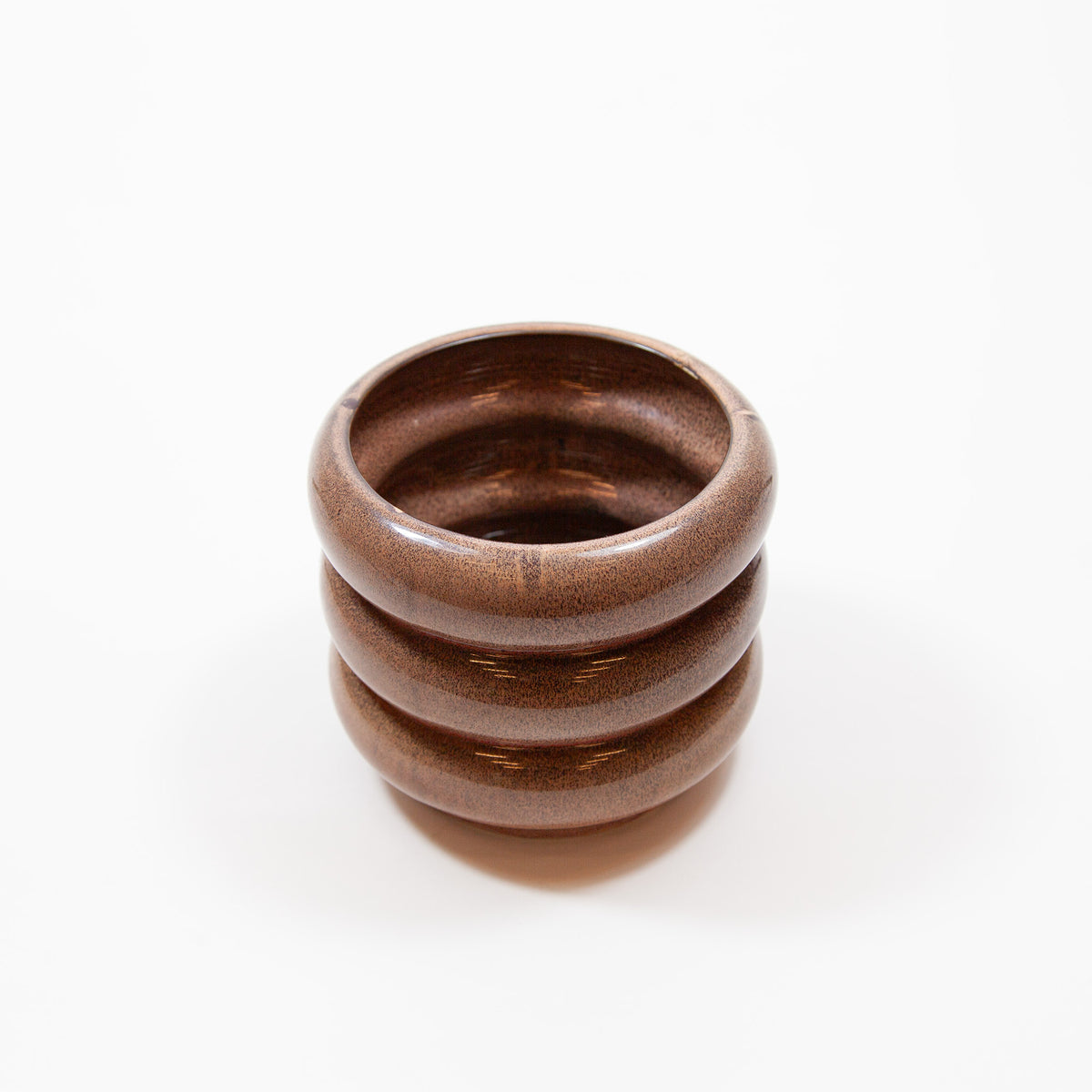 skulpturaler gerillter Blumentopf mit Ringdesign