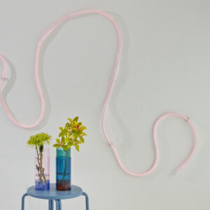 Flex Tube von Studio About, warmes weiß, 5m Pink Licht, 4m Kabel